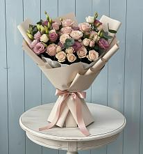 Букет цветов из:  Розы и Лизиантусы в Болохово