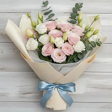 Букет цветов из:  Лизиантусы в Болохово