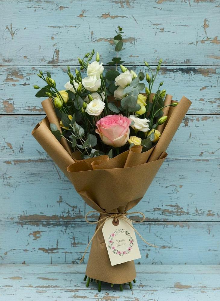 Букет цветов из: Розы и Лизиантусы в Болохово