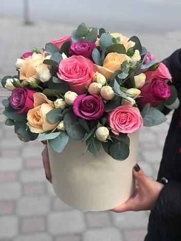 Цветочная композиция из Розы в шляпной коробке в Болохово