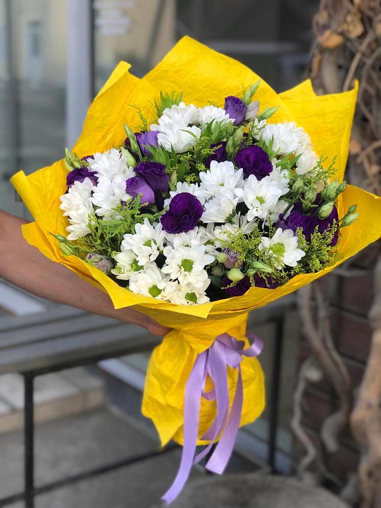 Букет цветов из: Ирисы, Хризантемы и Ромашки в Болохово