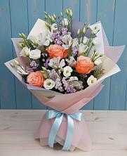 Букет цветов из:  Лизиантусы, Розы, Альстромерии и Гипсофила в Болохово