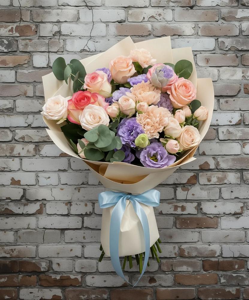 Букет цветов из: Розы, Лизиантусы и Гвоздики в Болохово