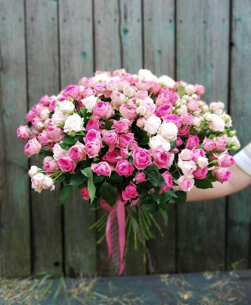 Букет Розовые кустовые розы Натали и Лав Лидия в Болохово