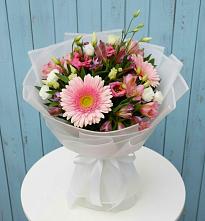 Букет цветов из:  Герберы, Альстромерии и Лизиантусы в Болохово
