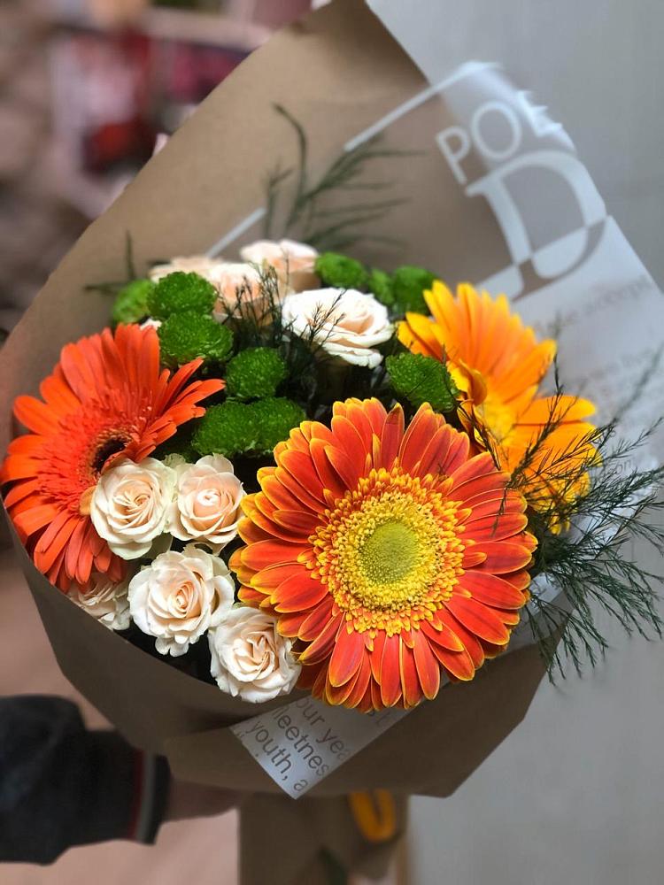Букет цветов из: Герберы, Хризантемы и Розы в Болохово