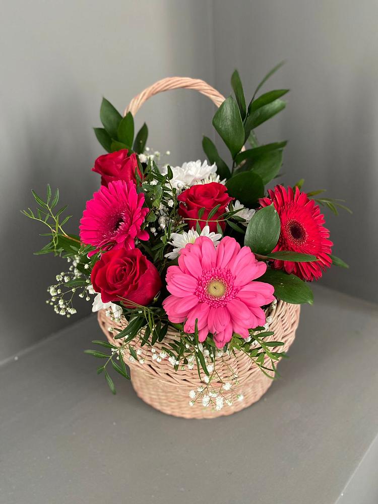 Цветочная композиция из Розы, Хризантемы и Герберы в корзине в Болохово