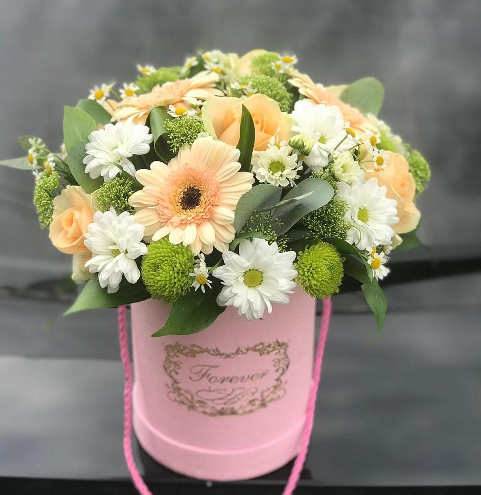 Цветочная композиция из Розы, Герберы и Хризантемы в шляпной коробке в Болохово