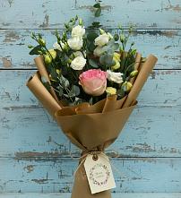 Букет цветов из:  Розы и Лизиантусы в Болохово