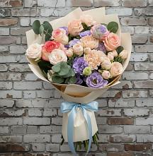 Букет цветов из:  Розы, Лизиантусы и Гвоздики в Болохово