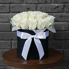 Цветочная композиция из Розы в шляпной коробке в Болохово